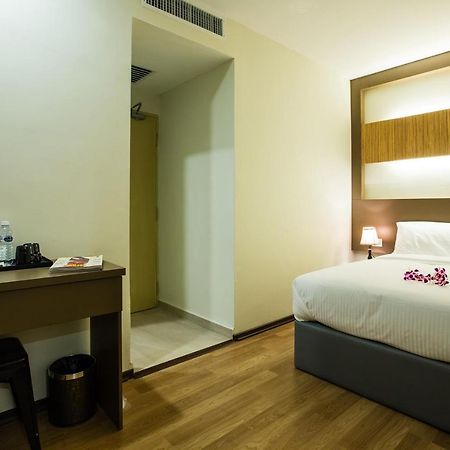 Hotel CIQ @ Wong Ah Fook Johor Bahru Exterior foto